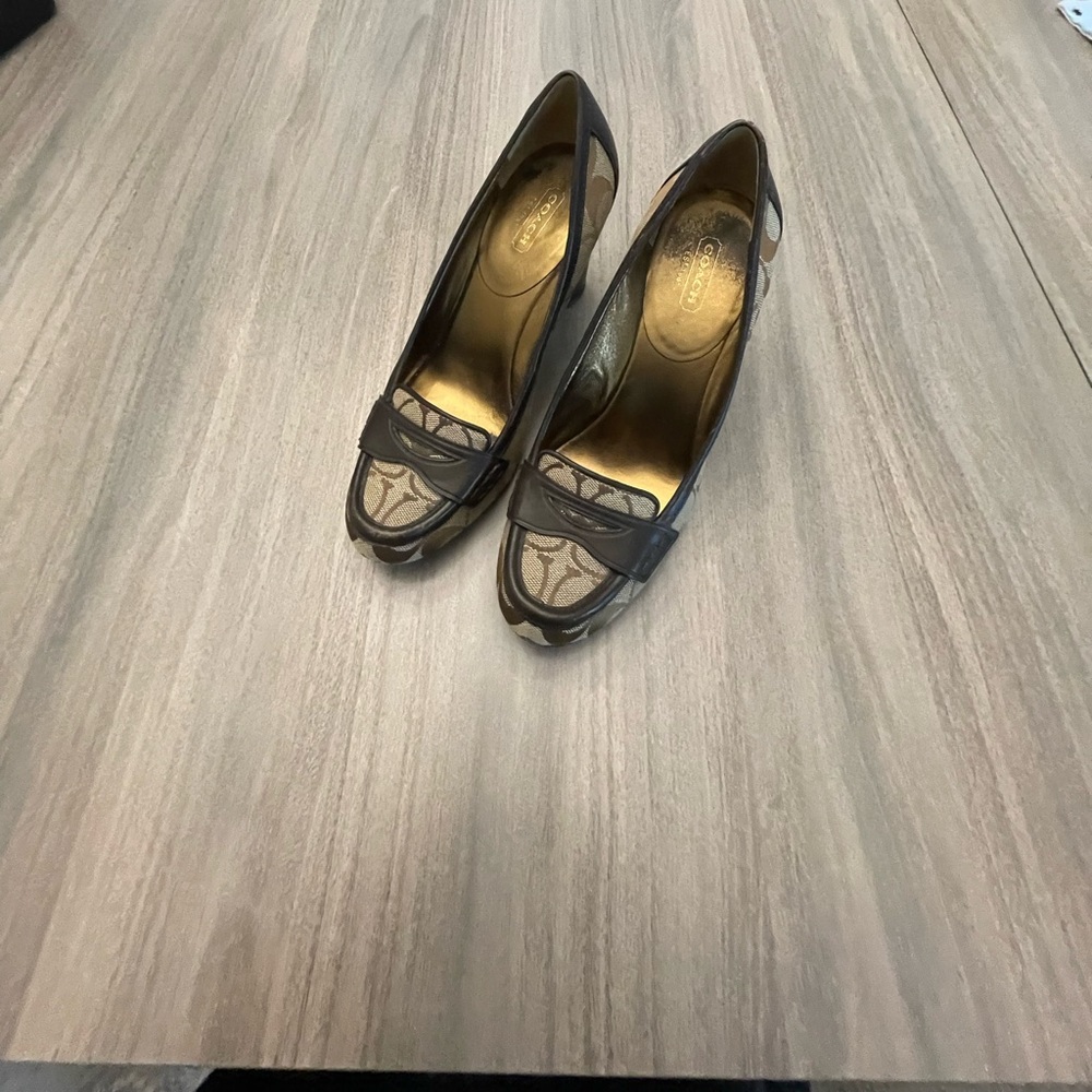 Coach Black and Brown Heels Elegant Design